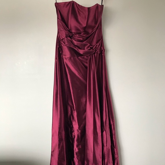 Jessica McClinton prom dress - Picture 1 of 7